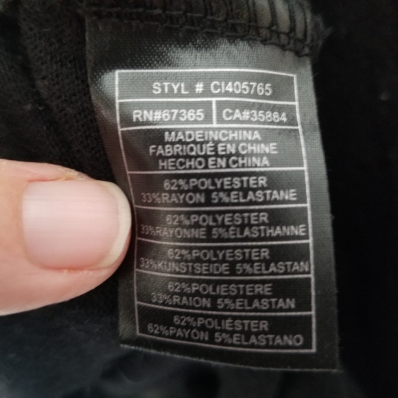 Cupcakes and Cashmere v neck loose fitting sweater Black Size XS - Picture 7 of 11